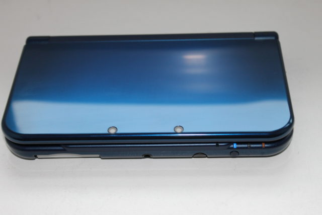 La New 3DS XL bleu métallique
